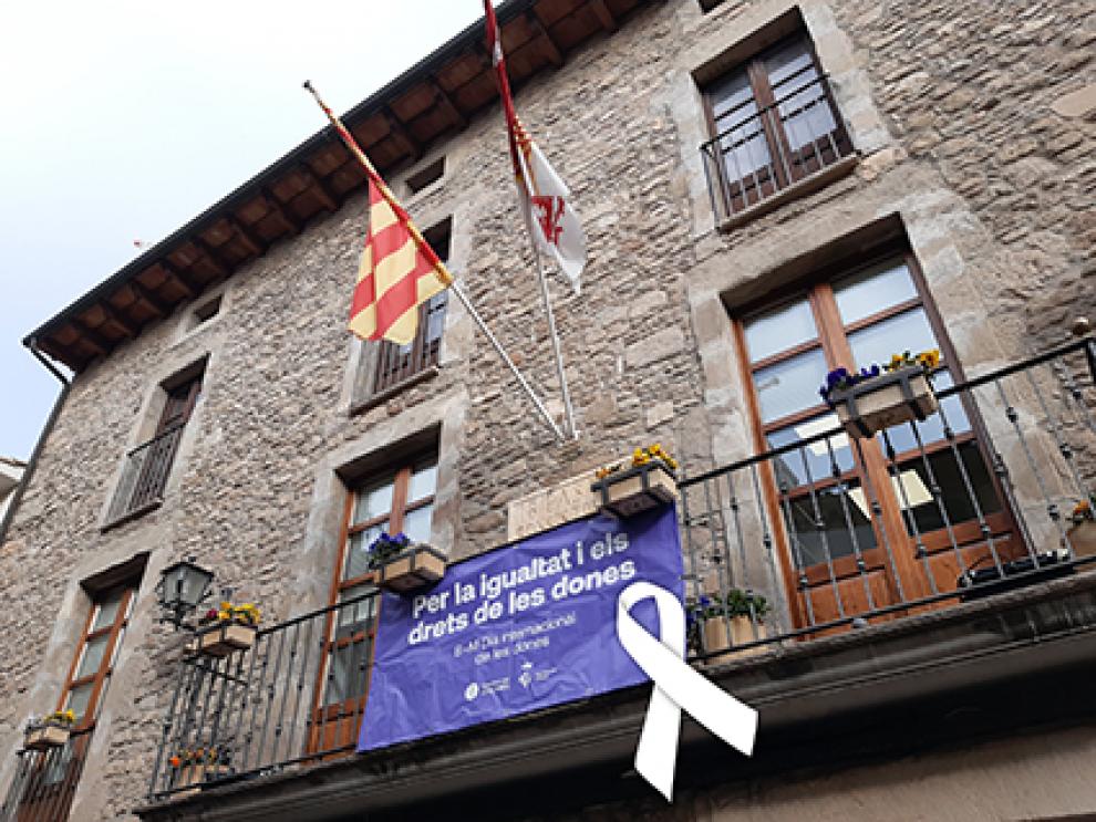 Olost ha reivindicat el dia de la dona i també la Pau
